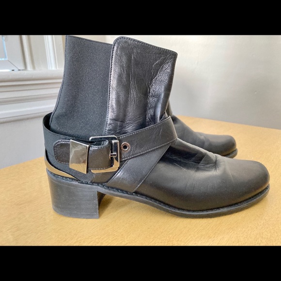 Stuart Weitzman Manlow Ankle Bootie - Picture 2 of 4